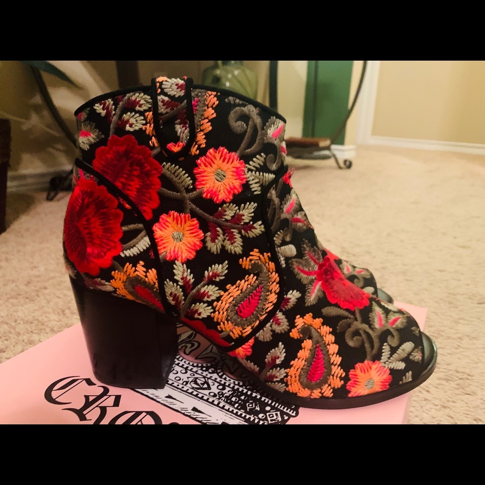 Crown Vintage Frankie Embroidered Booties